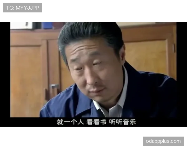 唐佳豪这生活节奏也太反差了，比赛那边硬汉，下了场秒变奶爸模样？